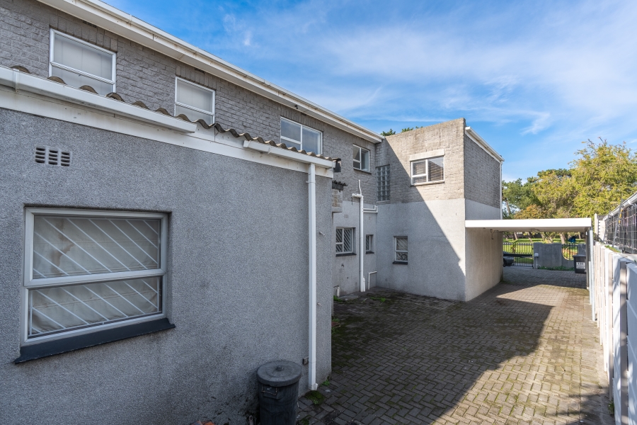 6 Bedroom Property for Sale in Pinelands Western Cape